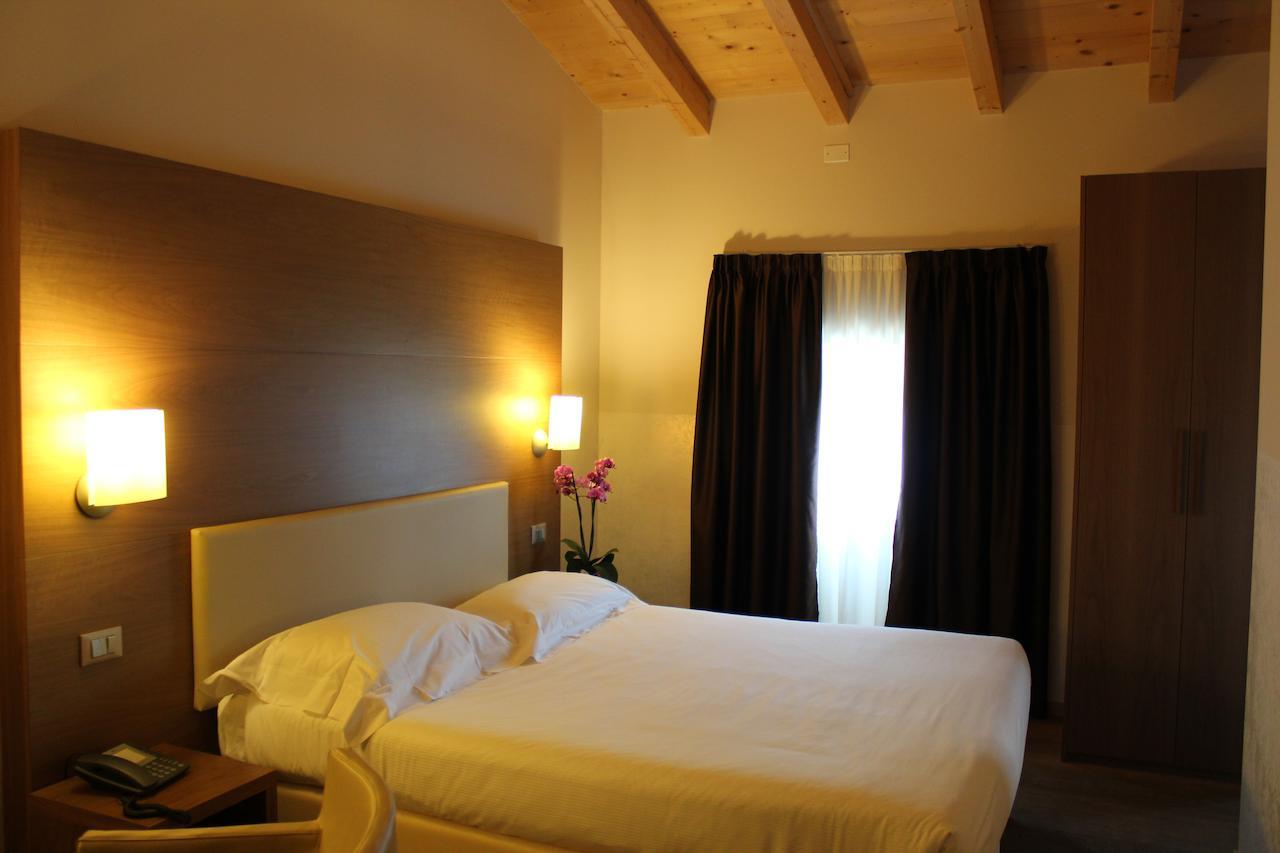 Hotel Opera Dossobuono Exteriér fotografie